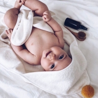 Bambusowy ręcznik niemowlęcy 75x75cm - Musztardowy | BimBla